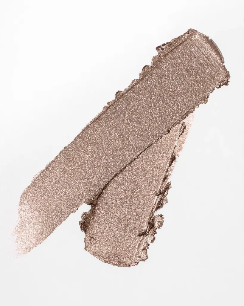 Shimmer 002 Standing Ovation swatch.webp